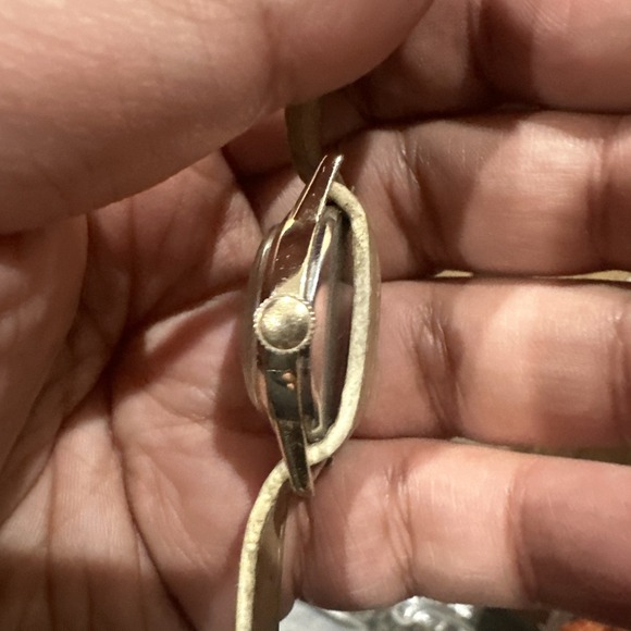 Working Timex Manual Wind‎ 25MM Gold Tone White Leather Ladies Watch Fit 6.5in - Picture 3 of 12